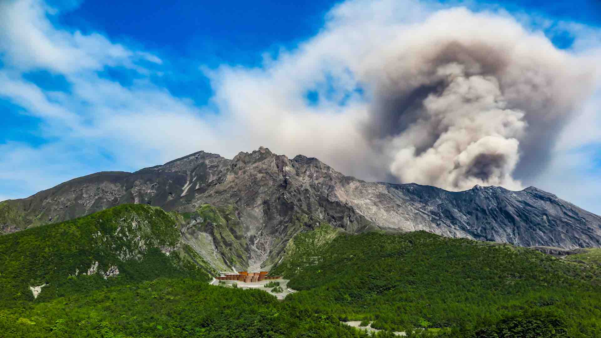 Mount Kanlaon eruption displaces 87,000 in central Philippines